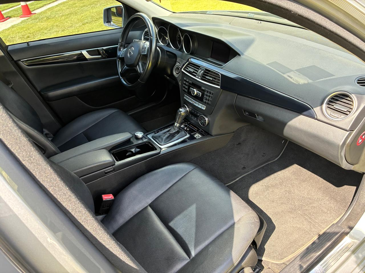 MERCEDES-BENZ C180 2013