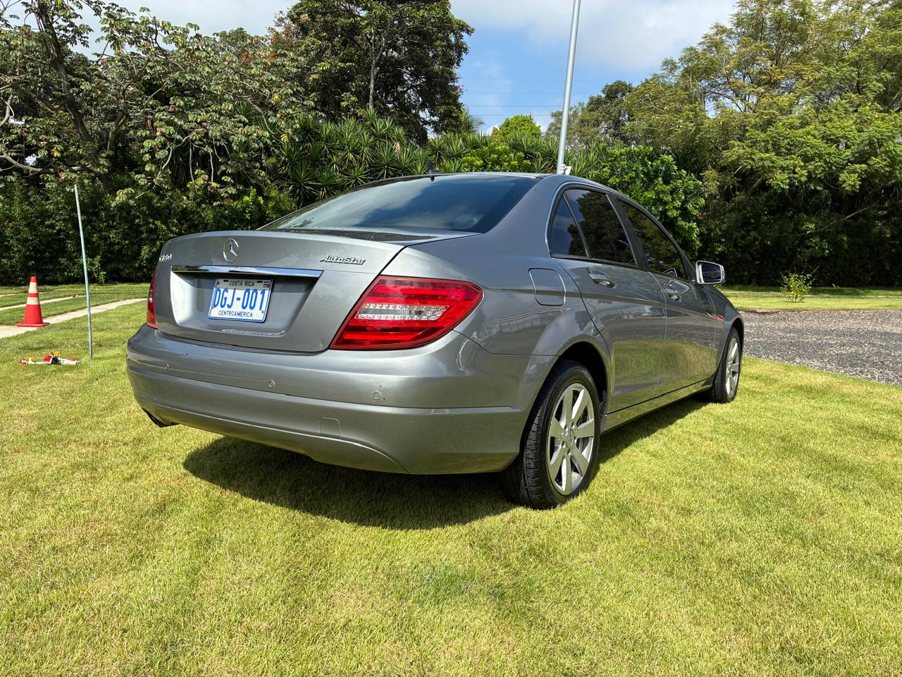 MERCEDES-BENZ C180 2013