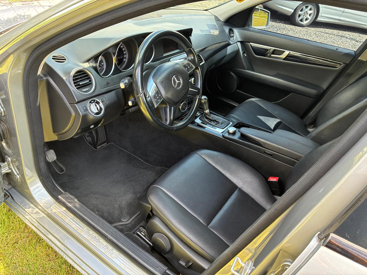 MERCEDES-BENZ C180 2013
