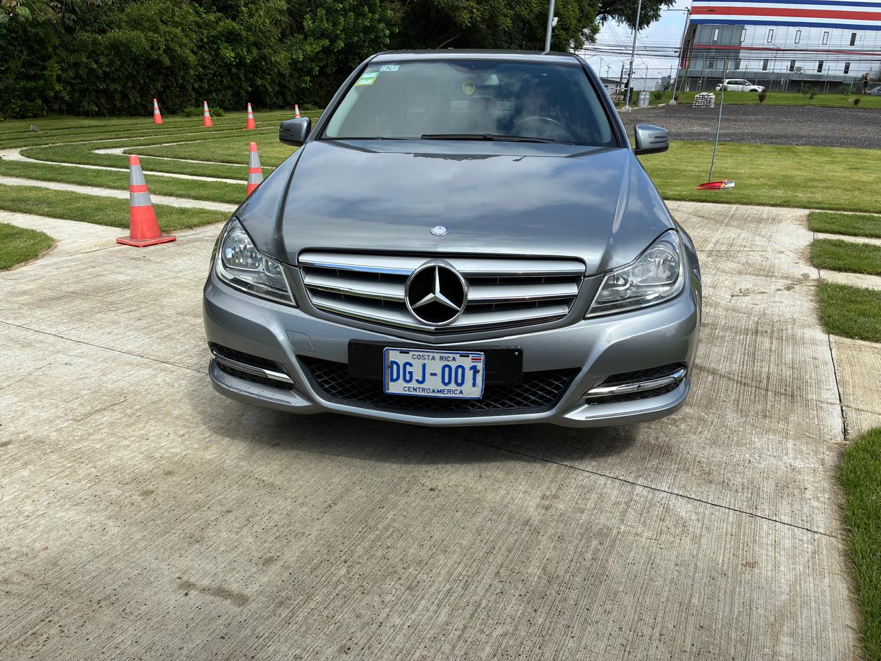 MERCEDES-BENZ C180 2013