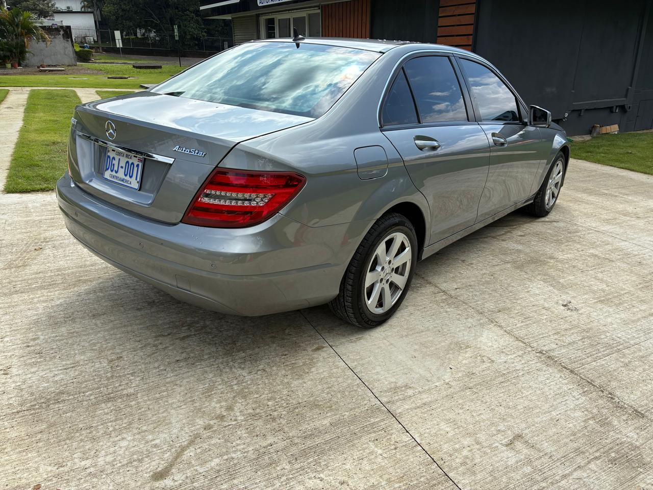 MERCEDES-BENZ C180 2013