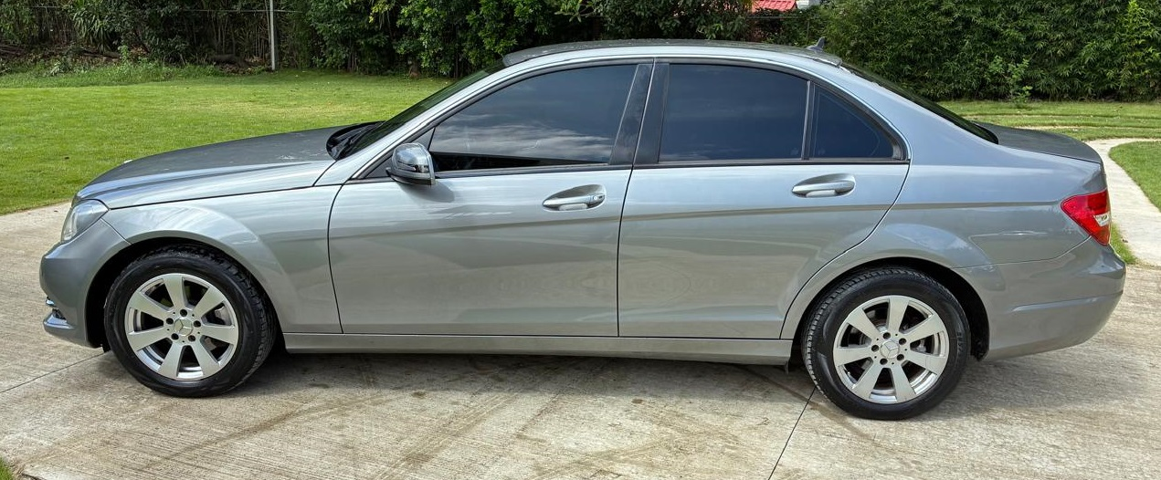 MERCEDES-BENZ C180 2013