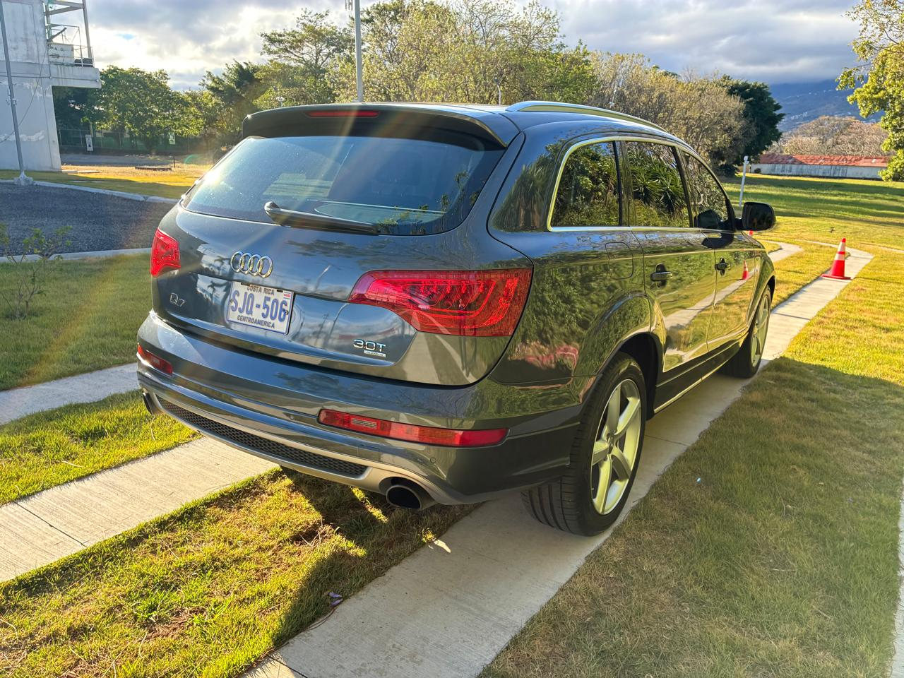 AUDI Q7 3.0T 2015