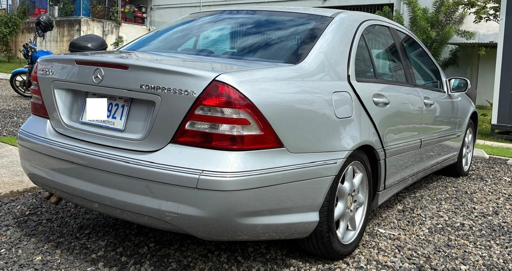 MERCEDES-BENZ C200K 2002