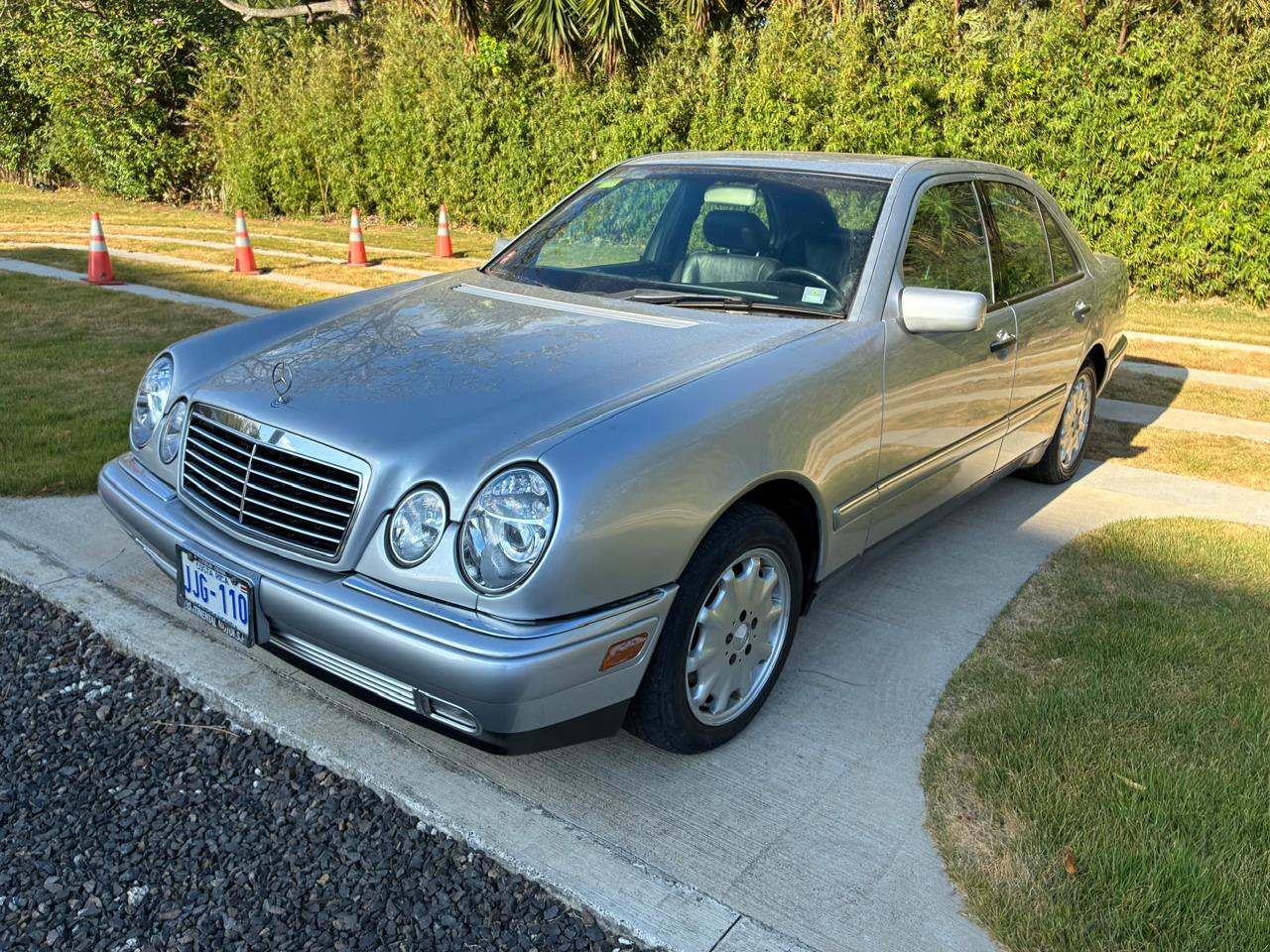 MERCEDES-BENZ E320 1998