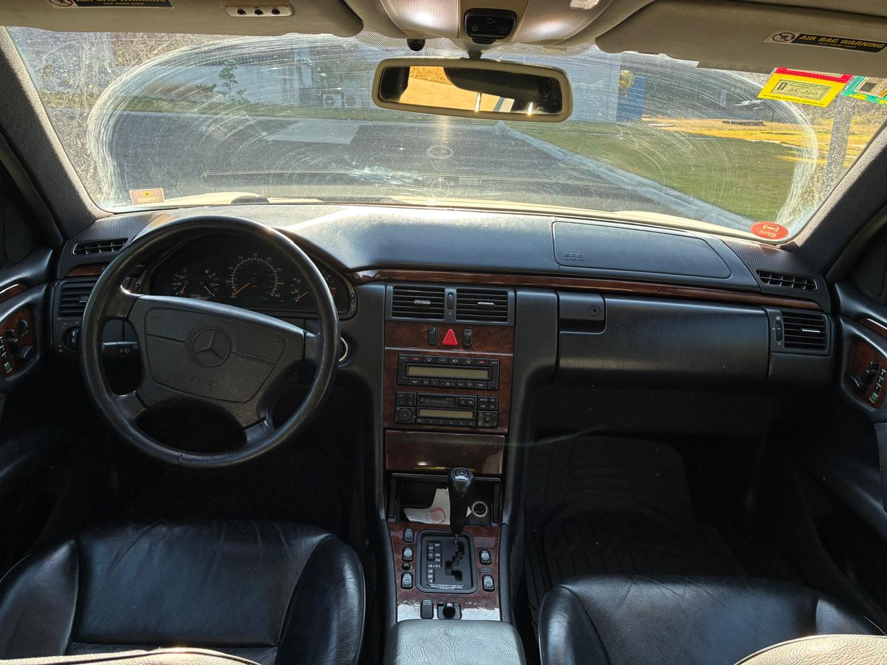 MERCEDES-BENZ E320 1998