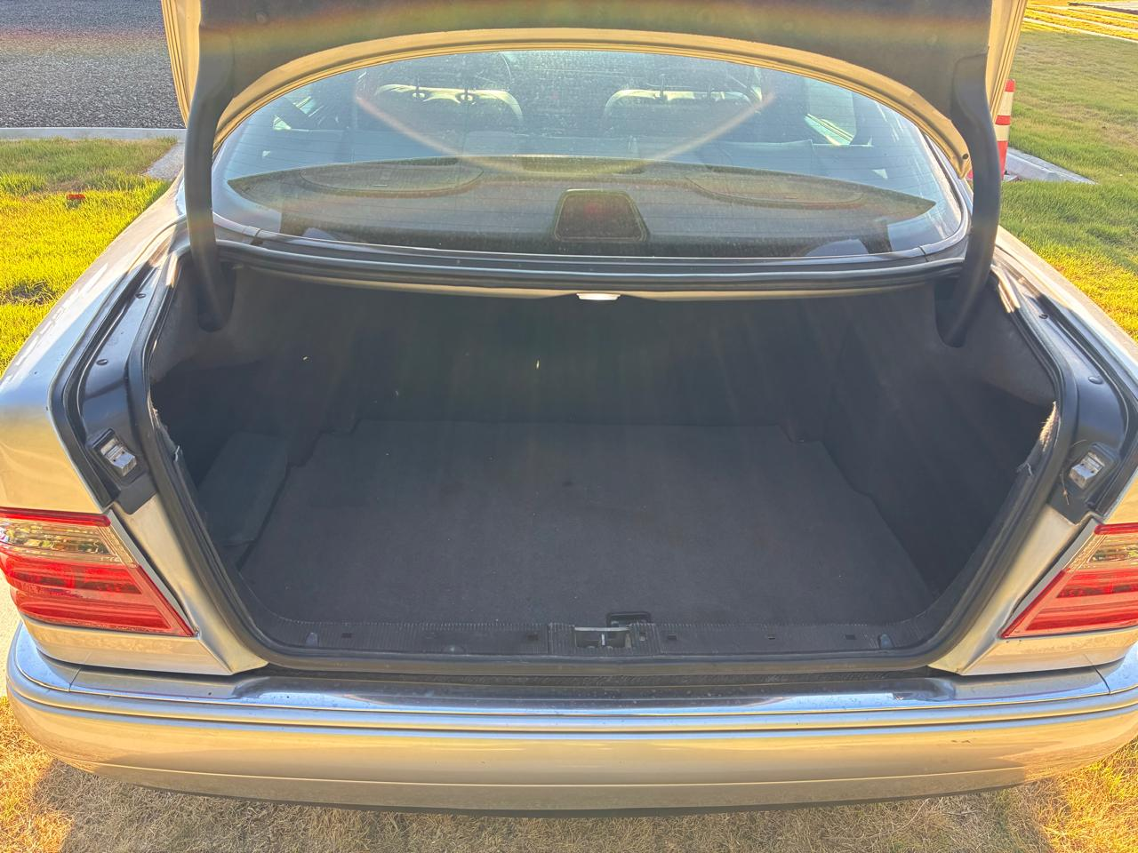 MERCEDES-BENZ E320 1998