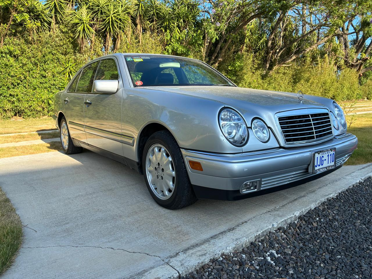 MERCEDES-BENZ E320 1998